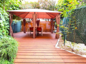 GARDEN LEVEL nearby beach